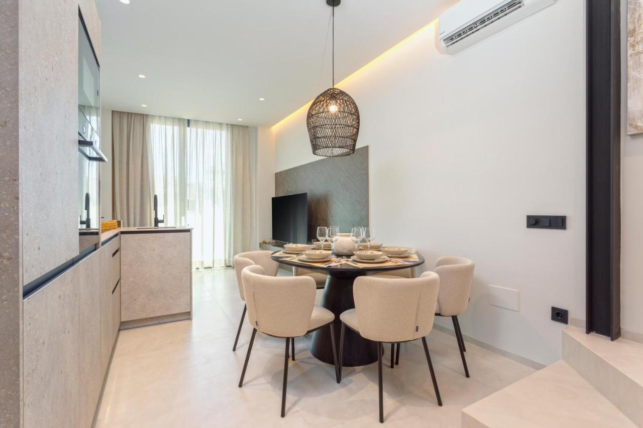 Magnificent Renovated 2Bd 2Bth Duplex With Terrace - City Centre Малага Экстерьер фото