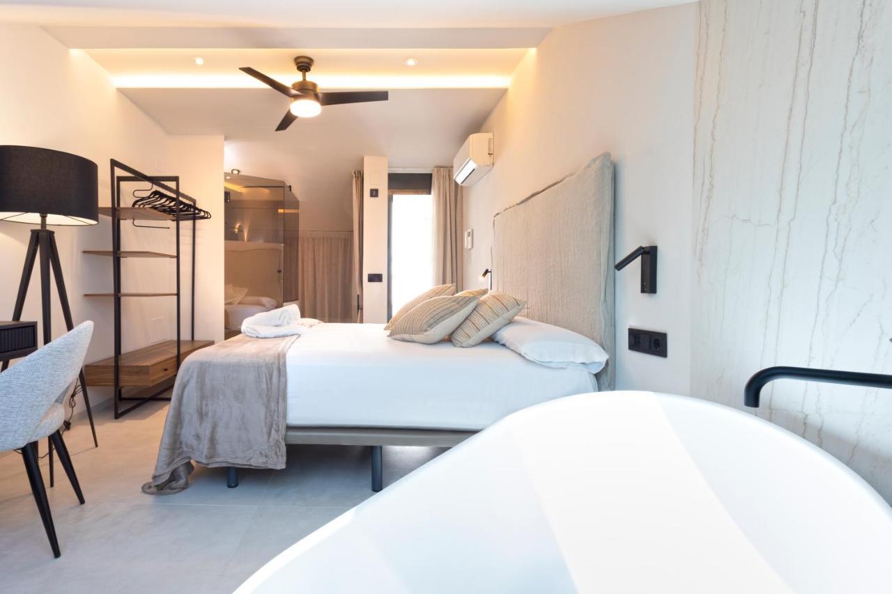 Magnificent Renovated 2Bd 2Bth Duplex With Terrace - City Centre Малага Экстерьер фото